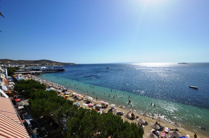 Avşa Adası'na misafir akını.. Günde 18 feribot sefer düzenliyor