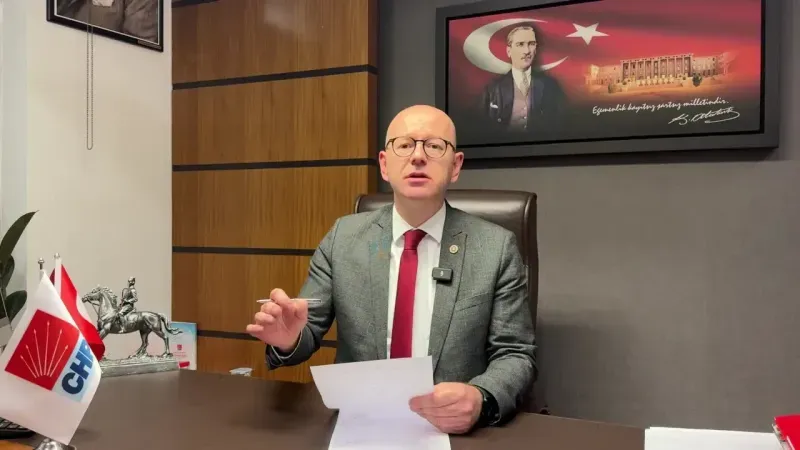 CHP'li Serkan Sarı, Erdek Adliyesi’nin içler acısı durumunu sergiledi