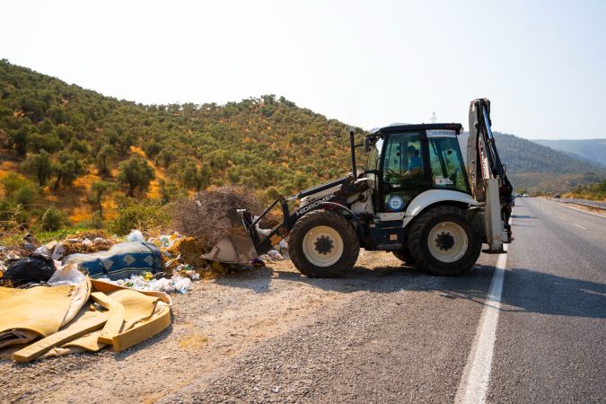 Bafa Gölü çevresindeki çöp ve moloz kirliliği belediyeyi harekete geçirdi