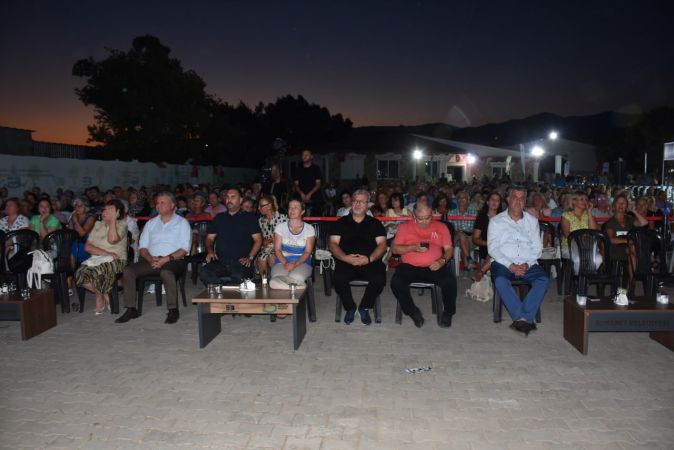 6. Edremit Kitap Fuarı'nın beşinci günü: Eğitimden ekonomiye zengin bir program