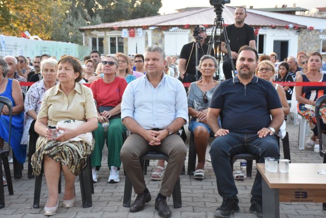 6. Edremit Kitap Fuarı'nın beşinci günü: Eğitimden ekonomiye zengin bir program