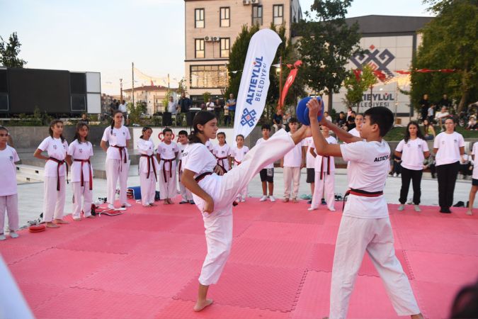 Altıeylül yaz kursları düzenlenen törenle sona erdi