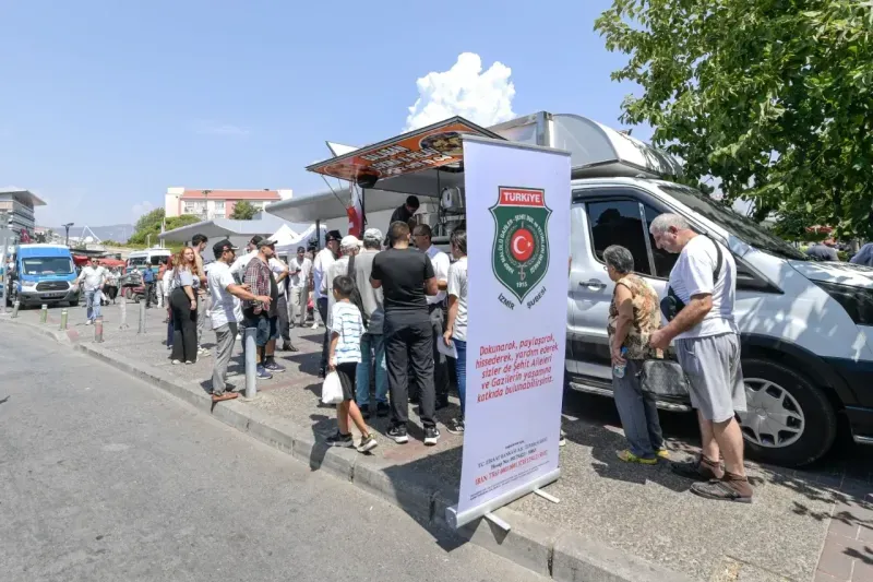 Başkan Tugay 26 Ağustos’ta gazileri ve şehit yakınlarını yalnız bırakmadı