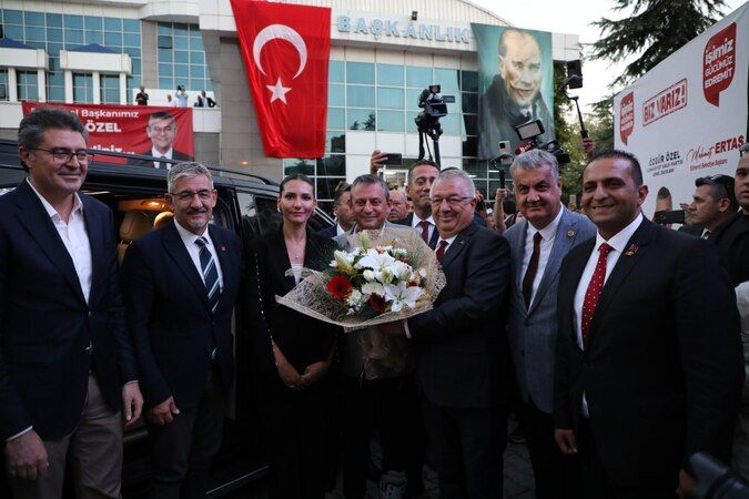 CHP Lideri Özgür Özel Edremit’te..