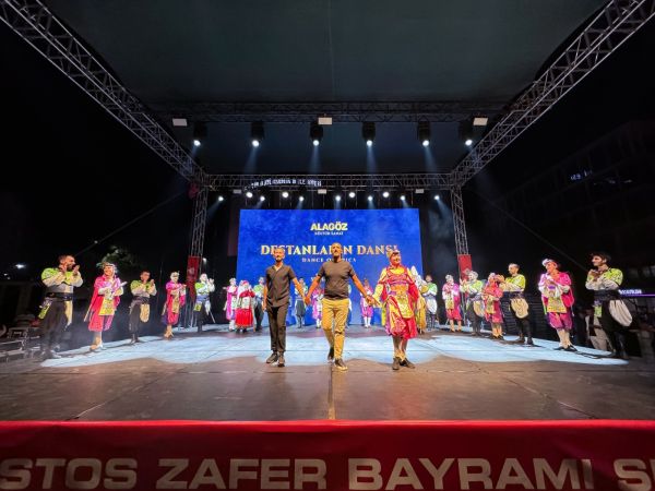 Başkan Yetişkin Zafer Bayramı coşkusunu Efeler halkıyla yaşadı