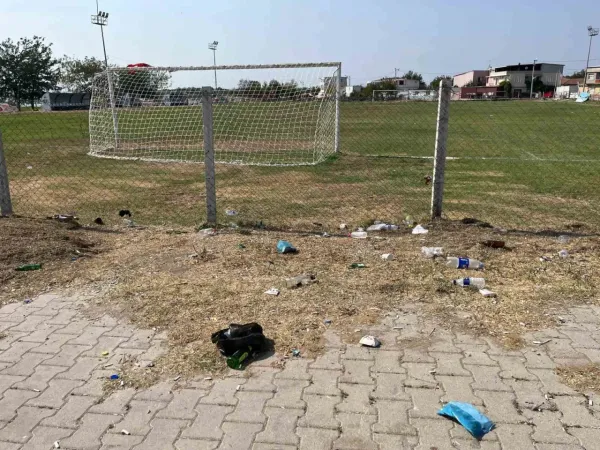 Balıkesir'de futbol turnuvası adı altında rezillik.. Kuşcenneti Gölü'nü adeta çöplüğe çevirmişler