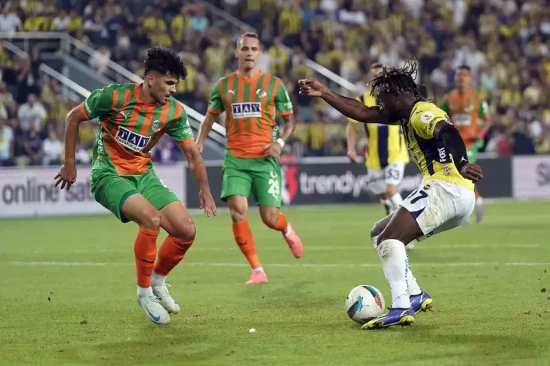 Fener dolu dizgin..! Fenerbahçe: 3 Alanyaspor: 0 