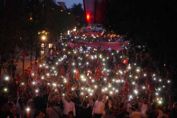 Beylikdüzü’nde 30 Ağustos coşkusu Zeynep Bastık’la yaşandı