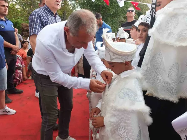 Balıkesir’de toplu sünnet şöleni