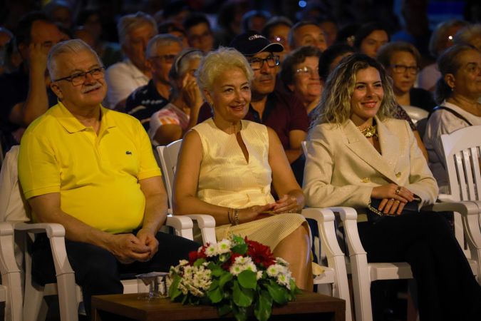 Burhaniye’de festival rüzgar gibi geçti