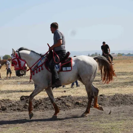 Balıkesir’in kurtuluşu Rahvan At Yarışları ile kutlandı