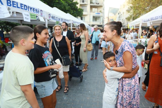 EFEST’TE işinin ehli ustalar, yetenekli çocuklar, coşkulu sahneler