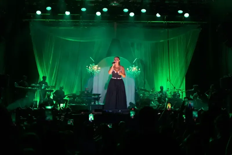 İEF Çim Konserleri’nde Derya Bedavacı’yla İzmir rüzgarı