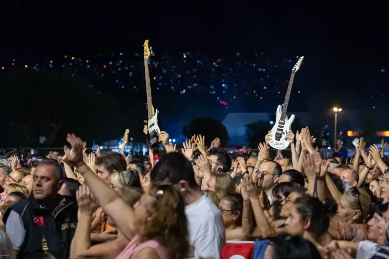 İzmir Fuarı'nda muhteşem final