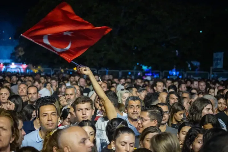 İzmir Fuarı'nda muhteşem final