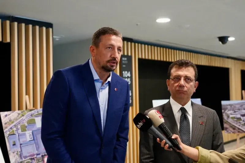 İmamoğlu, TBF Başkanı Türkoğlu ile birlikte Basketbol Gelişim Merkezi’ni gezdi