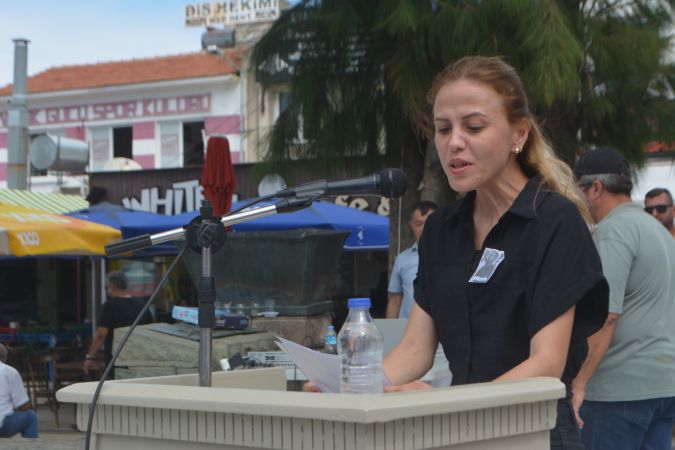 Ayvalık’ta CHP’li kadınlardan Diyarbakırlı Narin ve yitip giden tüm minik bedenler için anlamlı eylem