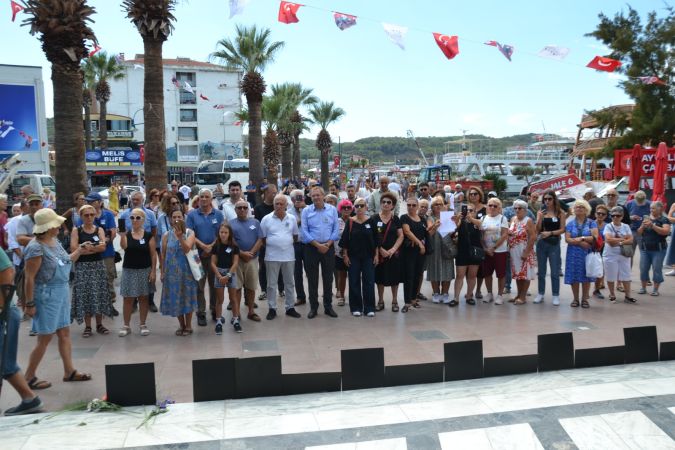 Ayvalık’ta CHP’li kadınlardan Diyarbakırlı Narin ve yitip giden tüm minik bedenler için anlamlı eylem