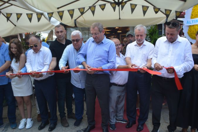 Barbun’un Çiftliği Et ve Şarküteri Cunda şubesine görkemli açılış