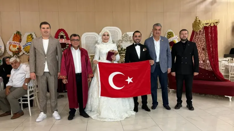 Özlem ve Kubilay dünya evine girdiler