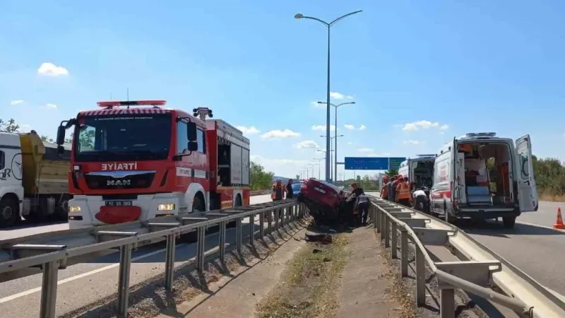 Susurluk’ta otoyolda trafik kazası.. Orta refüje çarptı..