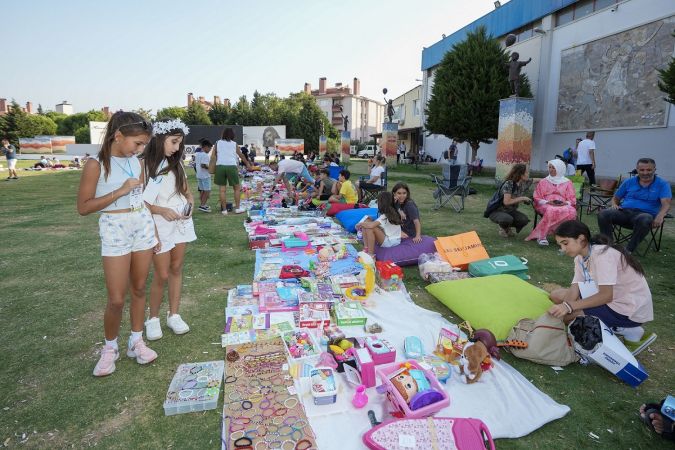 Gaziemir’in çevreci çocukları görev başında