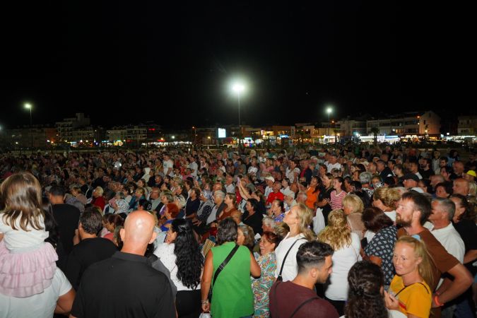 22.Sarımsaklı Trophy Halk Oyunları Festivali unutulmaz bir gece yaşattı