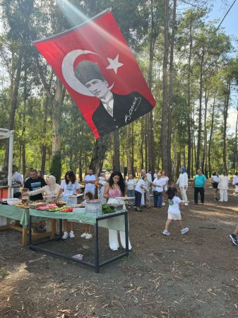 Kreş öğrencileri Tıbbi Bitkiler Koleksiyon Bahçesi'nde buluştu