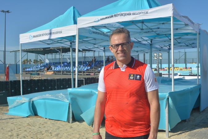 Ayvalık’ta plaj voleybolu heyecanı başladı