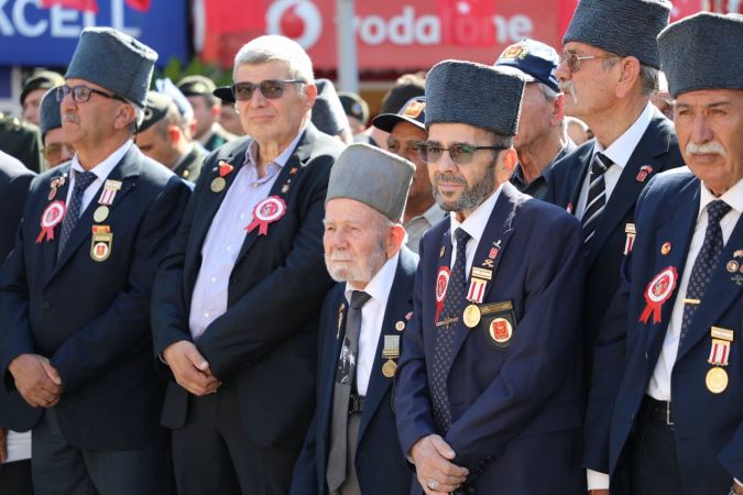 Edremit’te Gazilere anlamlı tören