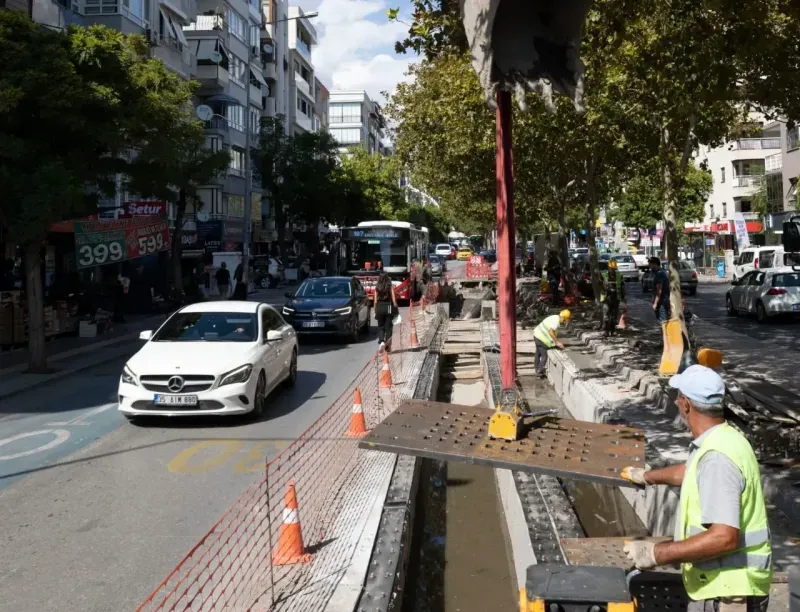 Girne Caddesi’ndeki yağmur suyu mazgalları yenileniyor