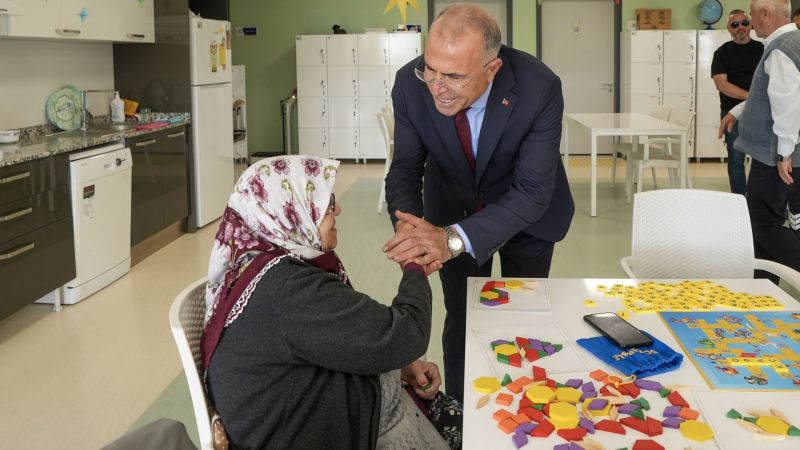 Gaziemir Belediyesi’nden alzheimer hastalarına tam destek