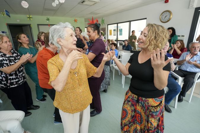 Gaziemir Belediyesi’nden alzheimer hastalarına tam destek