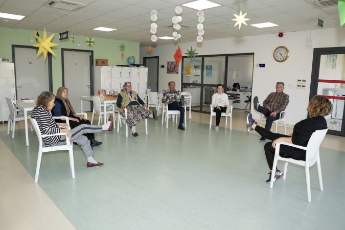 Gaziemir Belediyesi’nden alzheimer hastalarına tam destek