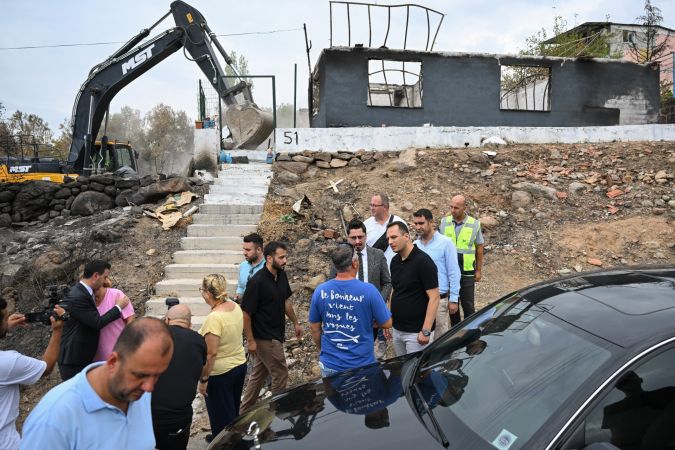 Bornova Belediyesi’nden yangın mağduru aileye destek