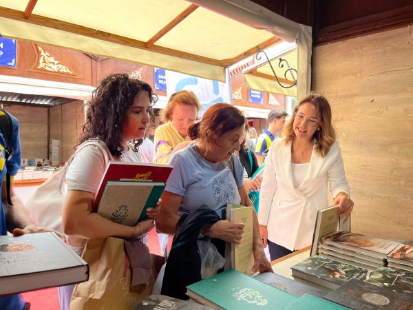 Büyükşehir’in yayınları, Bandırma Kitap Günleri’nde ilgi odağı oldu