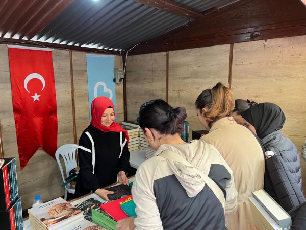 Büyükşehir’in yayınları, Bandırma Kitap Günleri’nde ilgi odağı oldu