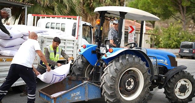 Milas Belediyesi’nden çiftçilere tohum desteği 