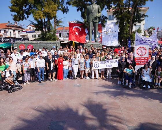 Ayvalık’ta 32’inci kez düzenlenen Ayvalık Engelliler Şenliği'ne büyük ilgi