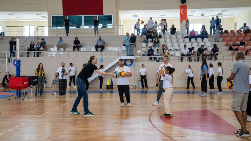 Team Paribu'dan Deprem Bölgesi'ne spor alanı