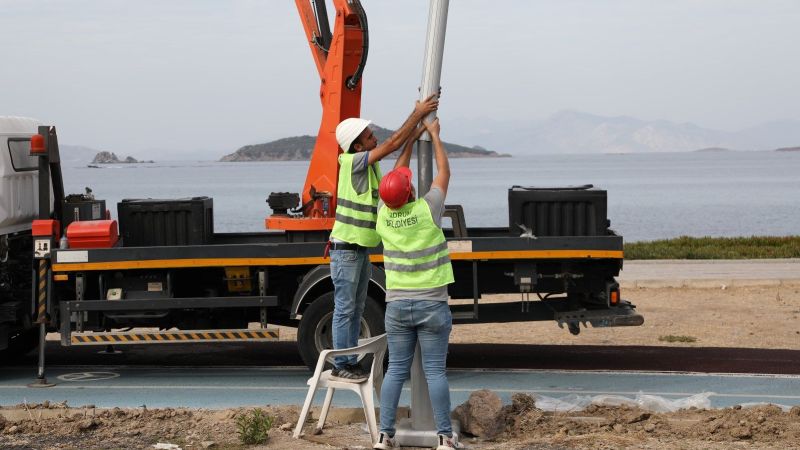 Turgutreis kıyı şeridinde aydınlatma çalışmaları