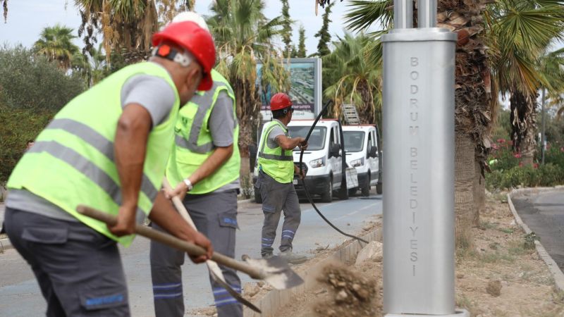 Turgutreis kıyı şeridinde aydınlatma çalışmaları