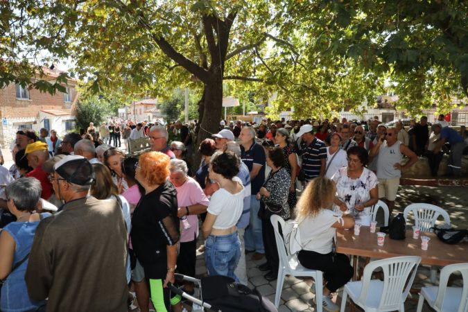 Tuncel Kurtiz, Edremit’te ki mezarı başında anıldı