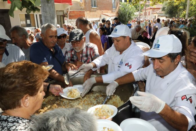 Tuncel Kurtiz, Edremit’te ki mezarı başında anıldı