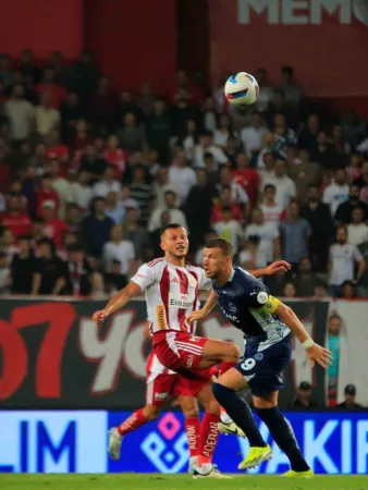 Fenerbahçe 2.yarıda açıldı.. Antalyaspor: 0 Fenerbahçe: 2 