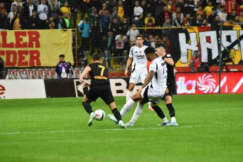 Kartal'a 45 dakika yetti.. Kayserispor: 0 Beşiktaş: 3