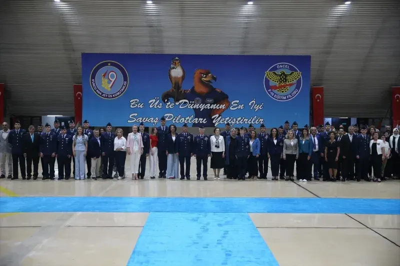 Balıkesir yeni mezunlarını verdi.. Artık göklerin hakimi onlar olacaklar..