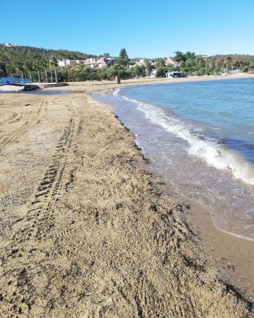 Bodrum Akbük'te temizlik çalışmaları tüm hızıyla devam ediyor