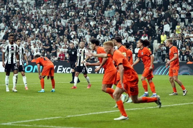 KaraKartal kaleciyi geçemedi.. Beşiktaş: 1 Eintracht Frankfurt: 3 