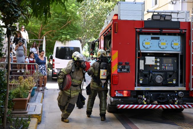 Bornova Belediyesi’nde yangın tatbikatı: Tahliye ve kurtarma çalışmaları gerçeğini aratmadı